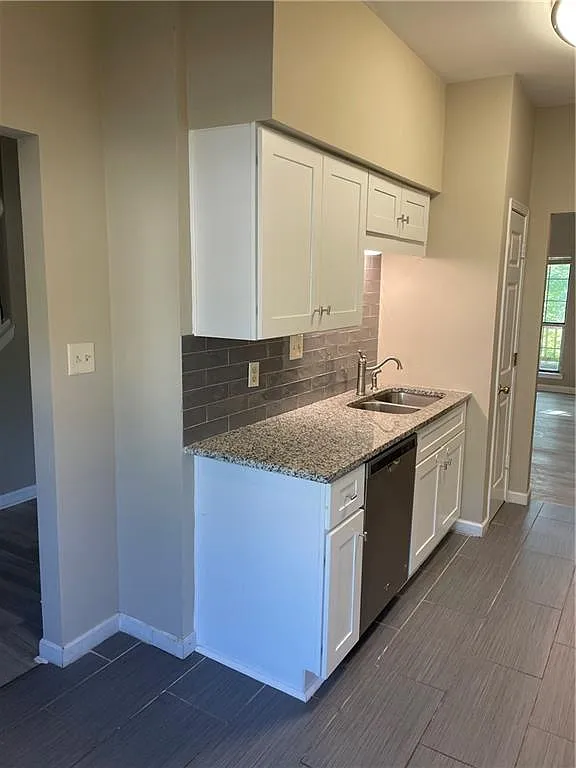 2 bed, 2.5 bath, 1332 sqft, $2,100 — Photo 3