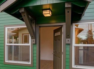 1340 N Rosa Parks Way #B, Portland, OR 97217