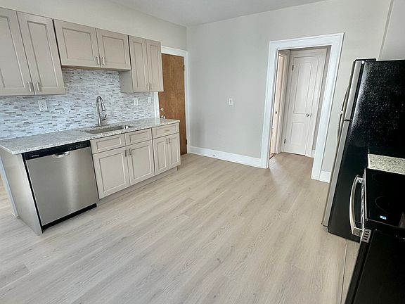 2nd image of 204 Winthrop St Floor 2