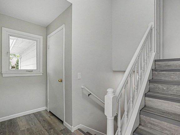 3rd image of 5315 Angeline Ave N
