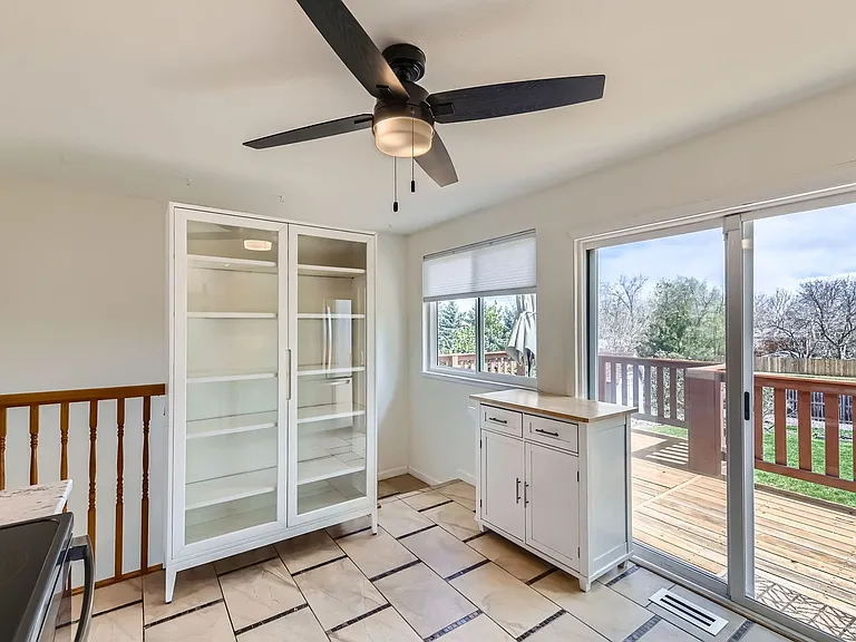 1186 N Franklin Ave — Photo 11