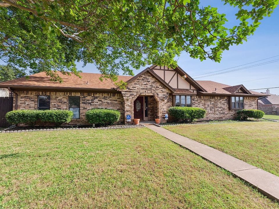 1st image of 2409 Greenbriar Ct