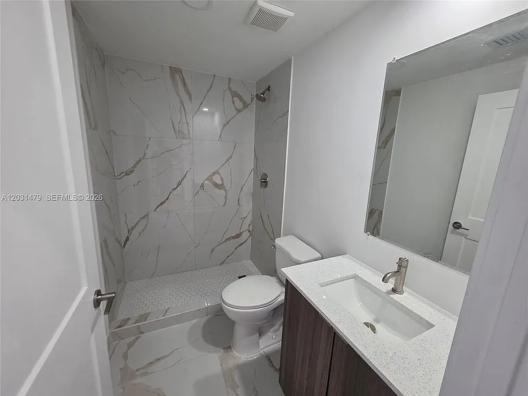 1305 NW 4th Ter #1305 — Photo 21