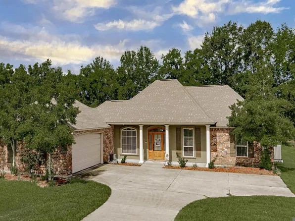 650 Esperanza Dr, Port Allen, LA 70767