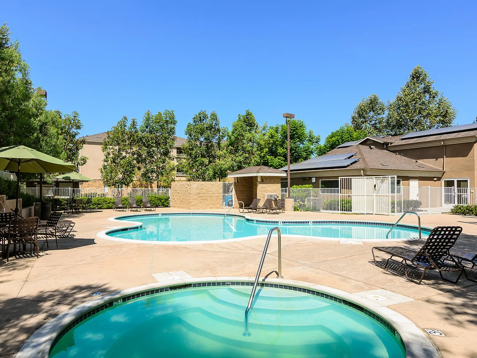 2 bed, 1098 sqft, $2,900 — Photo 3