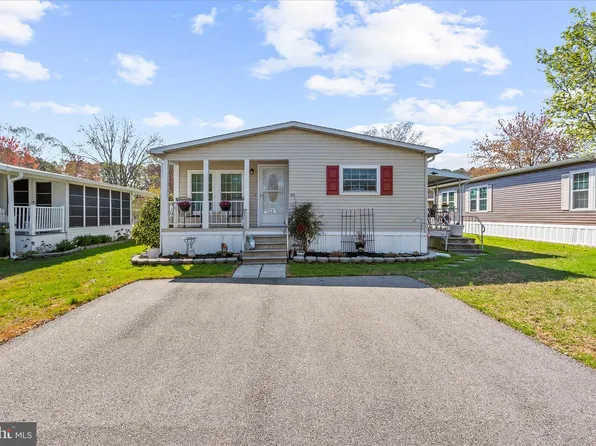 20 Downing St, Easton, MD 21601