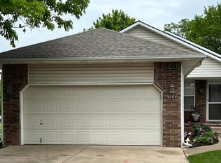 1460 N Autumn Valley Cir, Mulvane, KS 67110