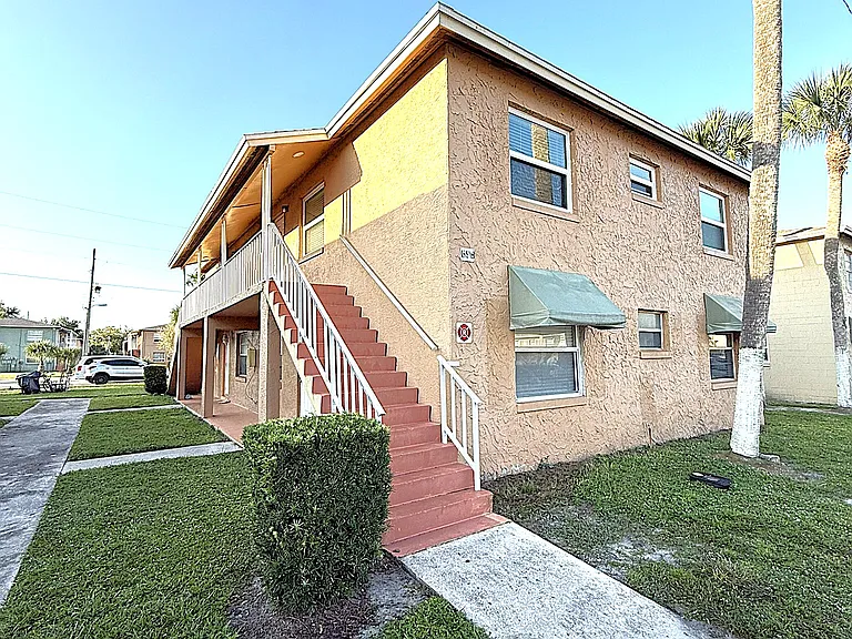 698 Michigan Ct #1 — Photo 3