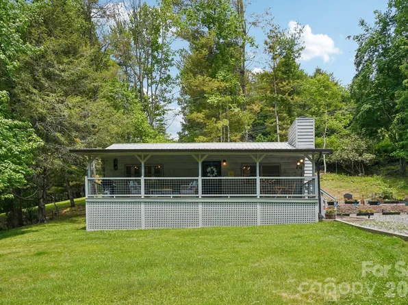 175 Village Ln, Mars Hill, NC 28754