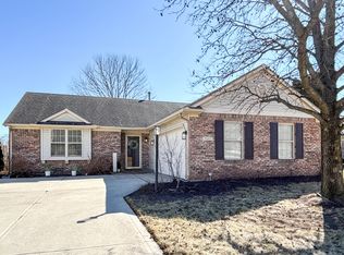 9667 Overcrest Dr, Fishers, IN 46037