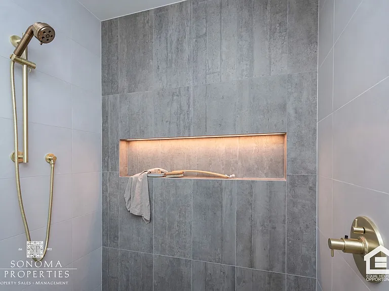282 Richards Blvd — Photo 22
