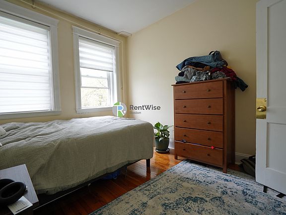 5th image of 1840 Commonwealth Ave APT 10