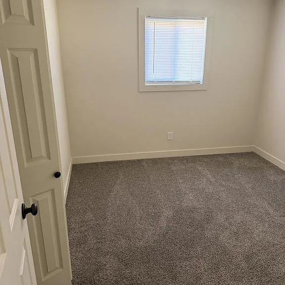 220 S B St — Photo 10