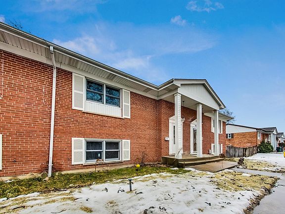 3rd image of 7967 N Nordica Ave