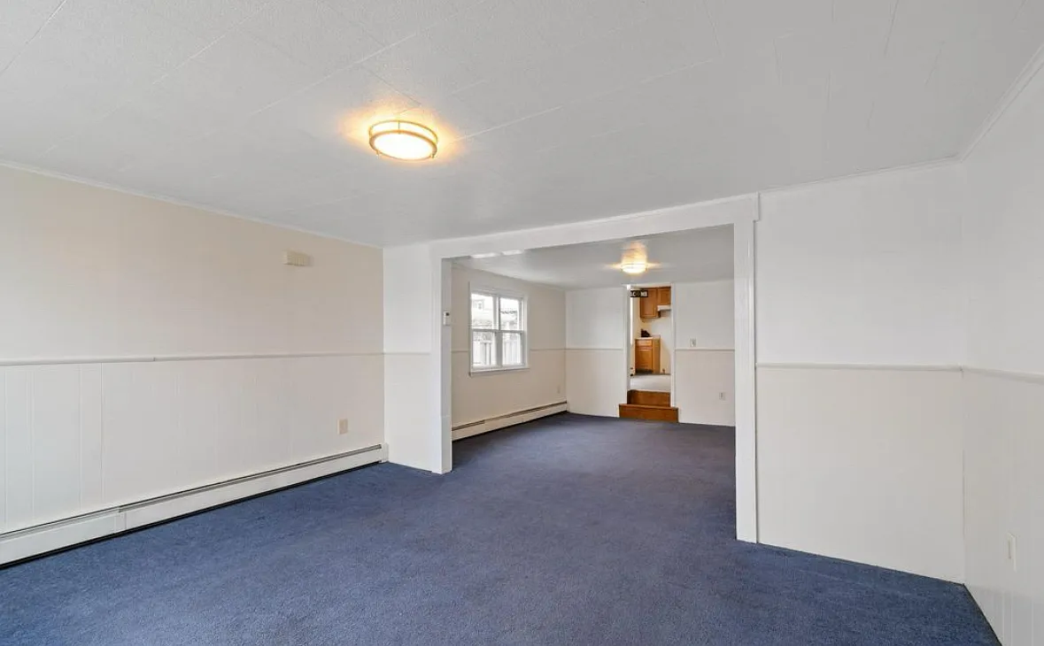 3 bed, 1800 sqft, $1,600 — Photo 1