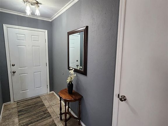 2nd image of 2412 NE 35th St