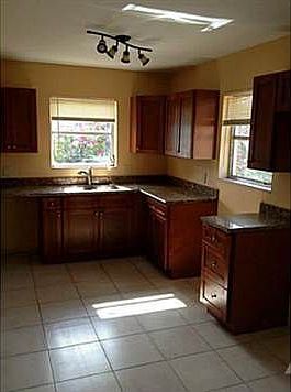 3rd image of 137 SE 27th Pl