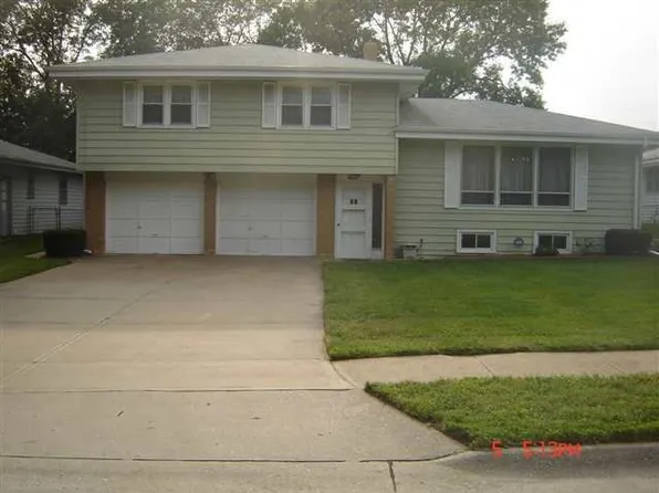 6320 N 68th St, Omaha, NE 68104