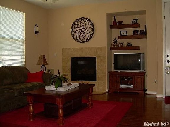 2nd image of 1404 Esplanade Cir