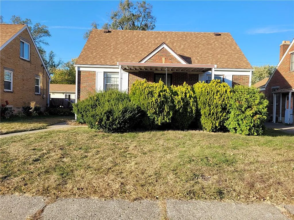 525 Harriet St photo 1