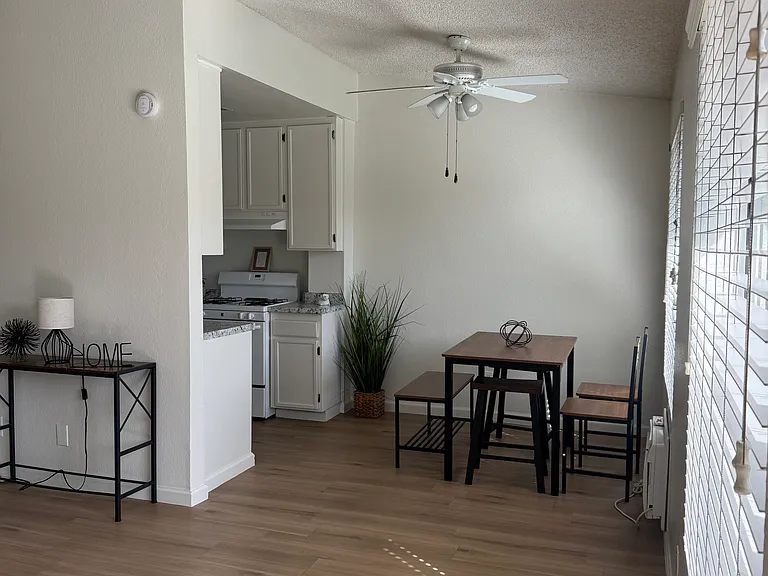 390 W University Ave #25 — Photo 5