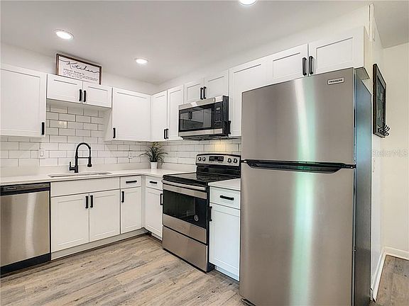 4th image of 5467 Wren St