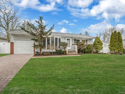 24 New Highway, Commack, NY, 11725
