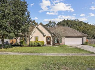 6204 Woodbend Dr, Zachary, LA 70791