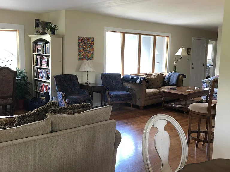 265 Mather Ave — Photo 5