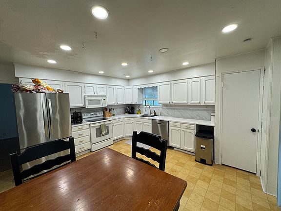 4th image of 12707 20th St NE