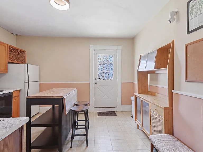 117 Chestnut St #2 — Photo 3