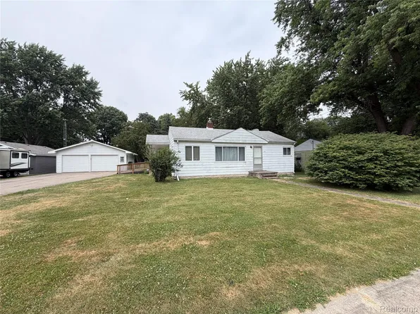 3809 Leith St, Flint, MI 48506