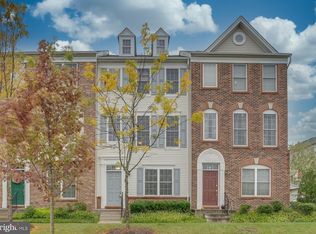 25136 Drillfield Ter, Chantilly, VA 20152