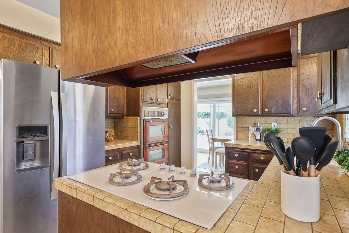 next background image