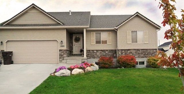 1st image of 1205 N Moonstone Dr