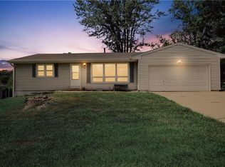 20 Virginia Dr, Liberty, MO 64068
