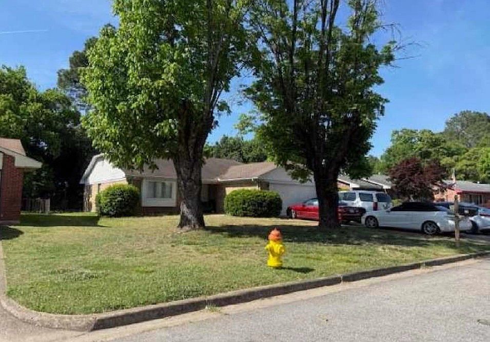2nd image of 723 Pinkston St
