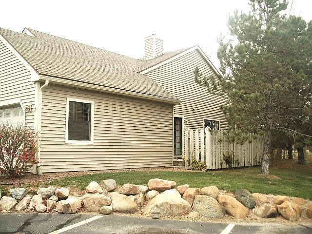 2nd image of 1225 Zimmer Pl