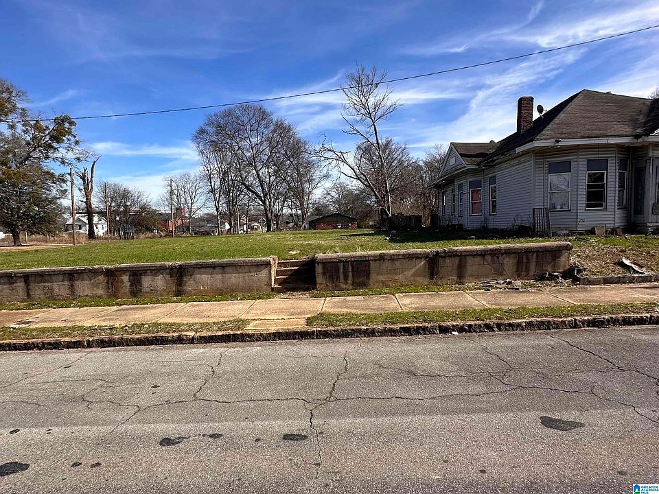 2nd image of 2207 Avenue F 31 3 52 #22-00-002.000