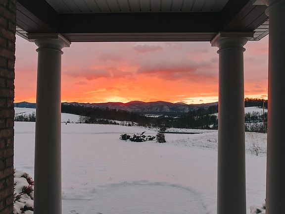 5th image of 1875 Ridge Rd