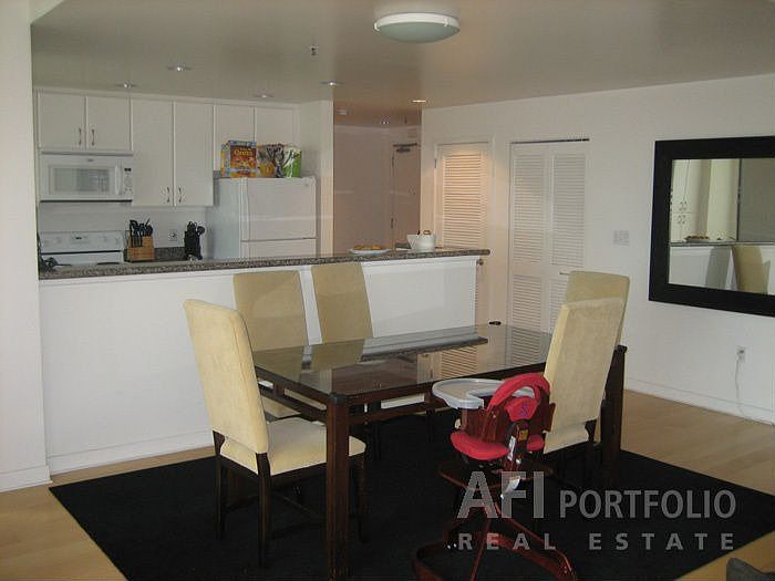 1st image of 250 King St Unit 552
