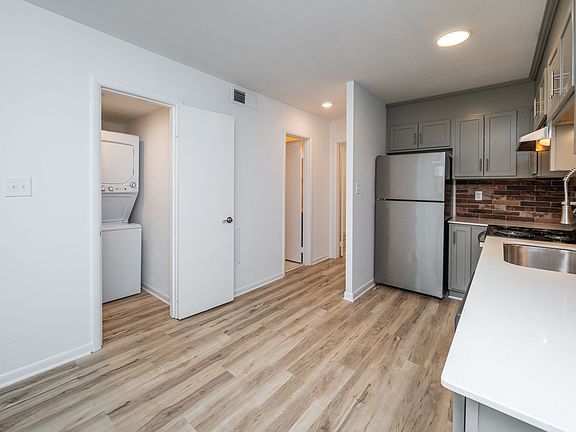 4th image of 2724 Niazuma Ave S #S