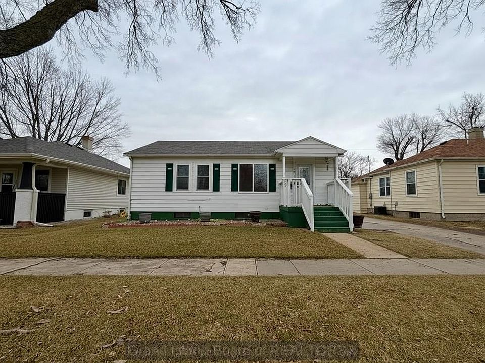 1st image of 515 W 15th St