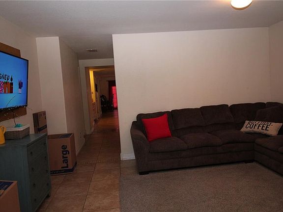 3rd image of 721 Denton St