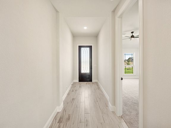 5th image of 763 Crystal Lake Ln