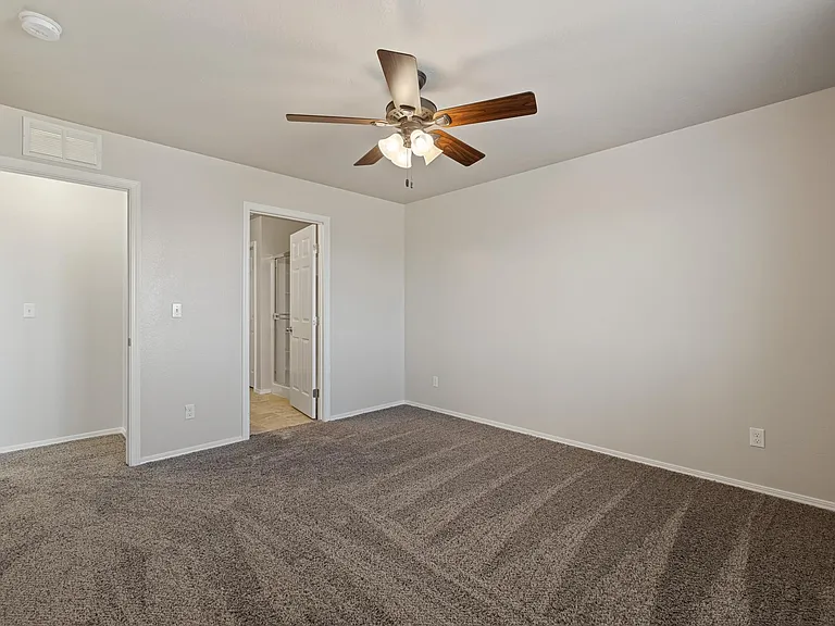 1102 E Rutherglen St — Photo 18