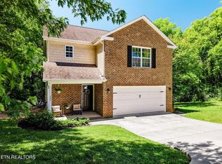 327 Brown School Rd, Maryville, TN 37804