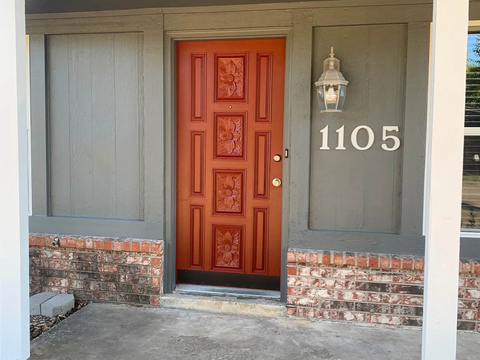 1105 W Oakridge Street — Photo 2
