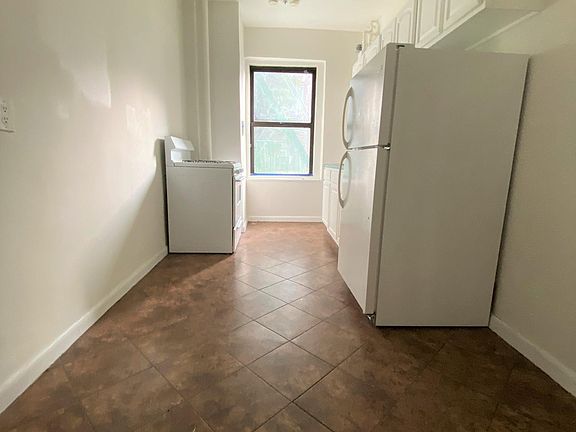 2nd image of 3246 Goulden Ave