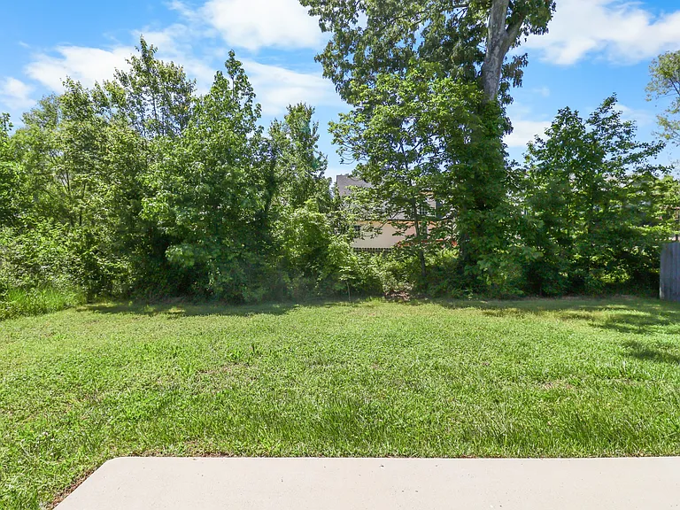 1286 Magnum Dr — Photo 28